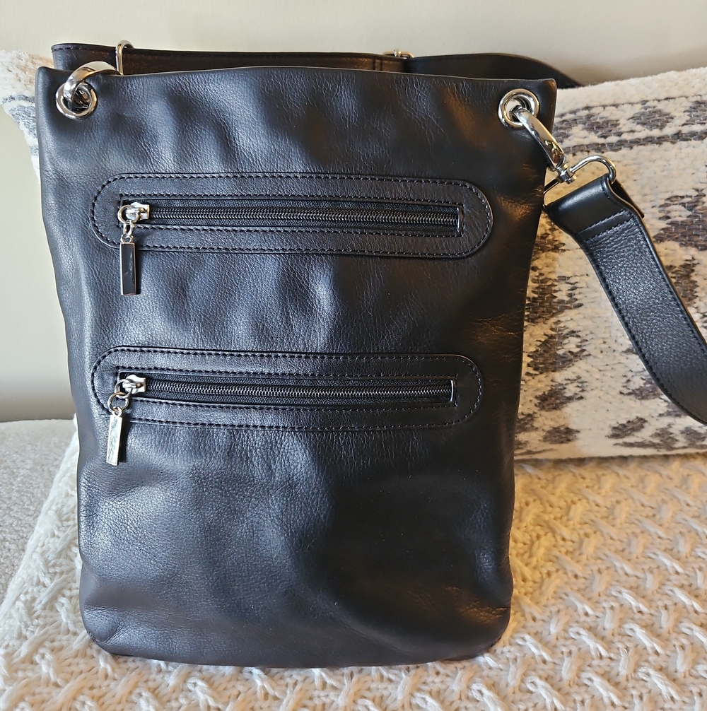 Men's Black Leather Messenger Bag with Dual Zip Pockets